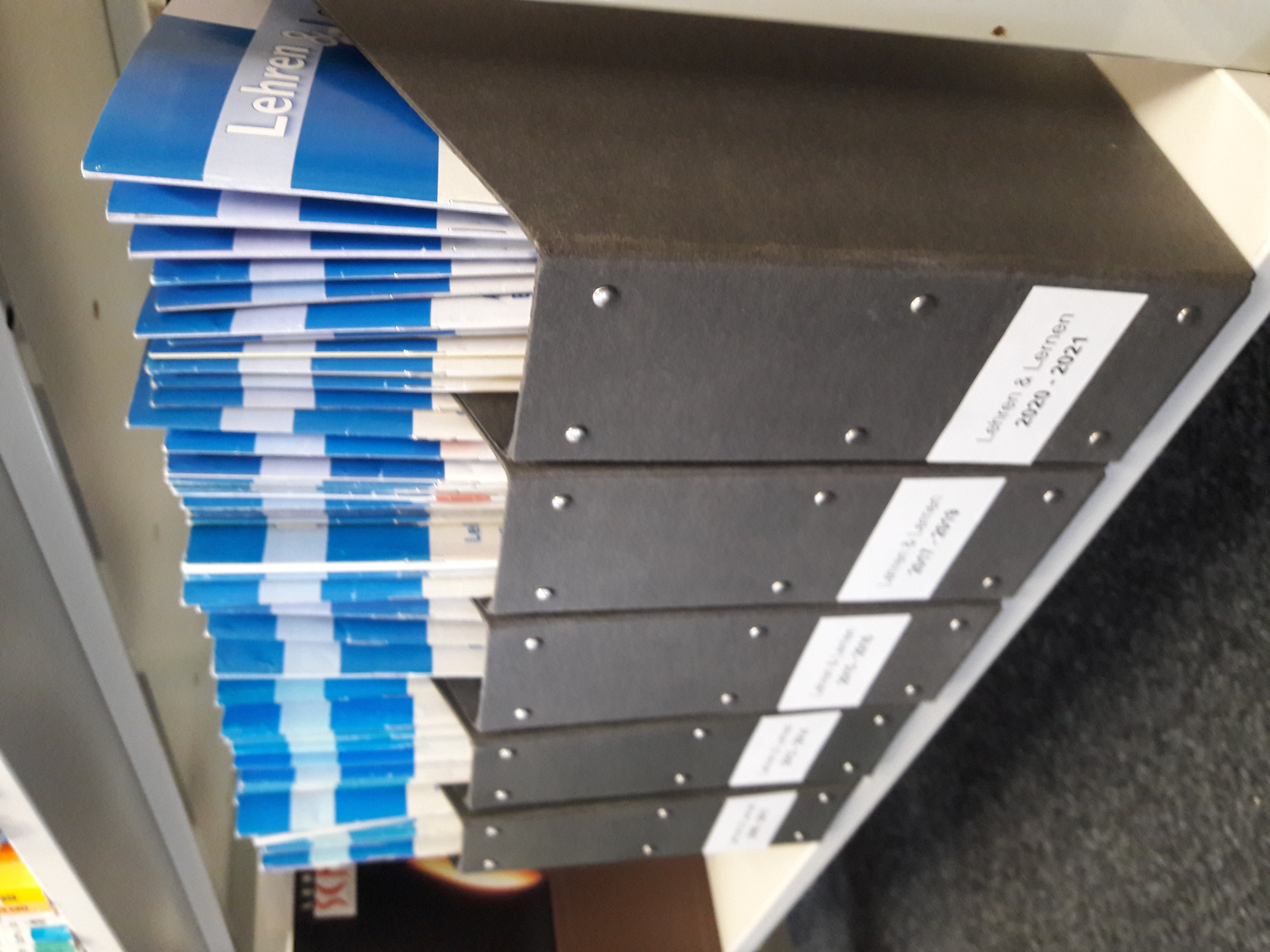 7 - Sammlung - Zeitschriften.jpg 7 - Sammlung - Zeitschriften.jpg