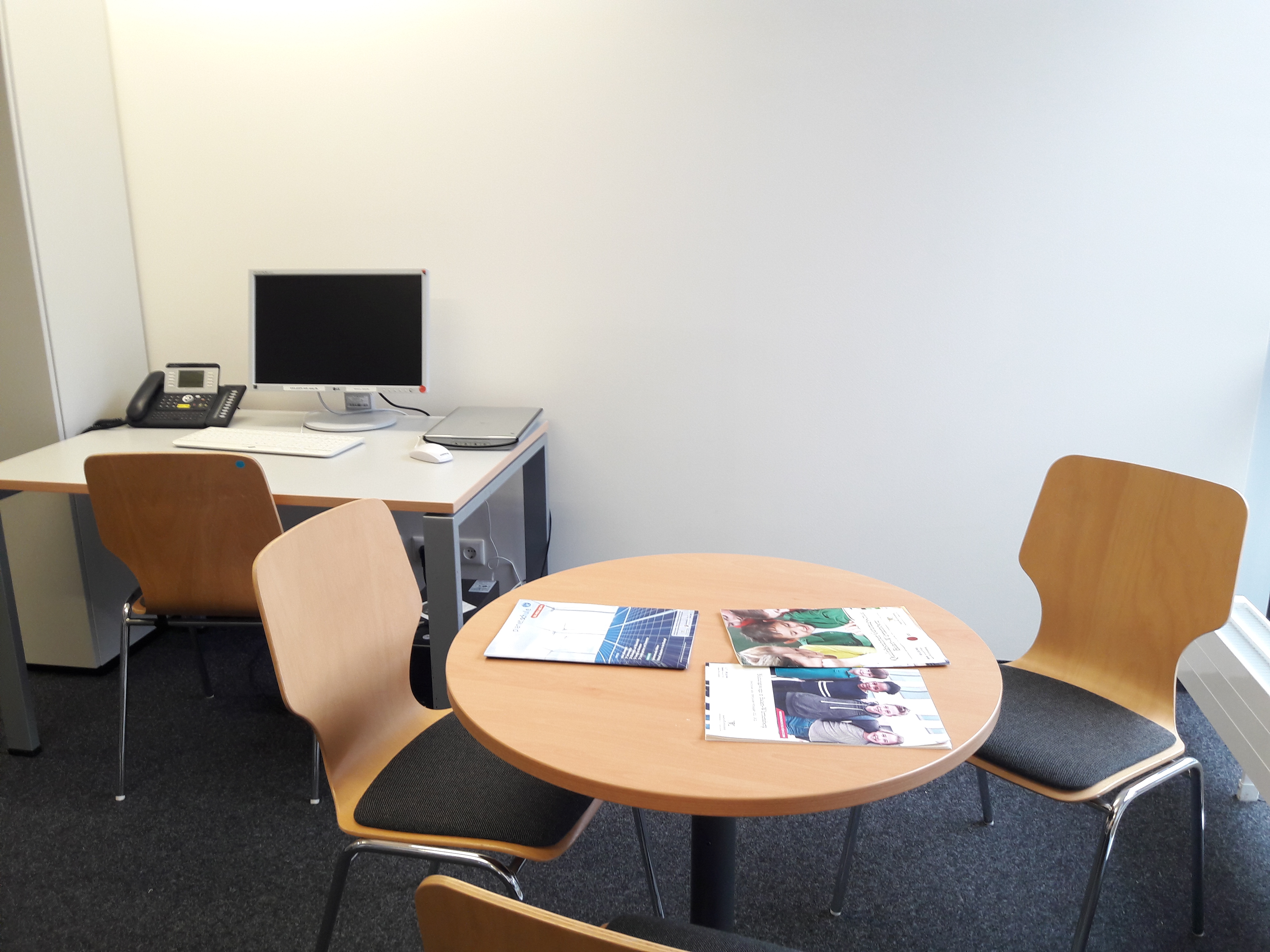 3 - Arbeits- und Rechercheplatz.jpg 3 - Arbeits- und Rechercheplatz.jpg